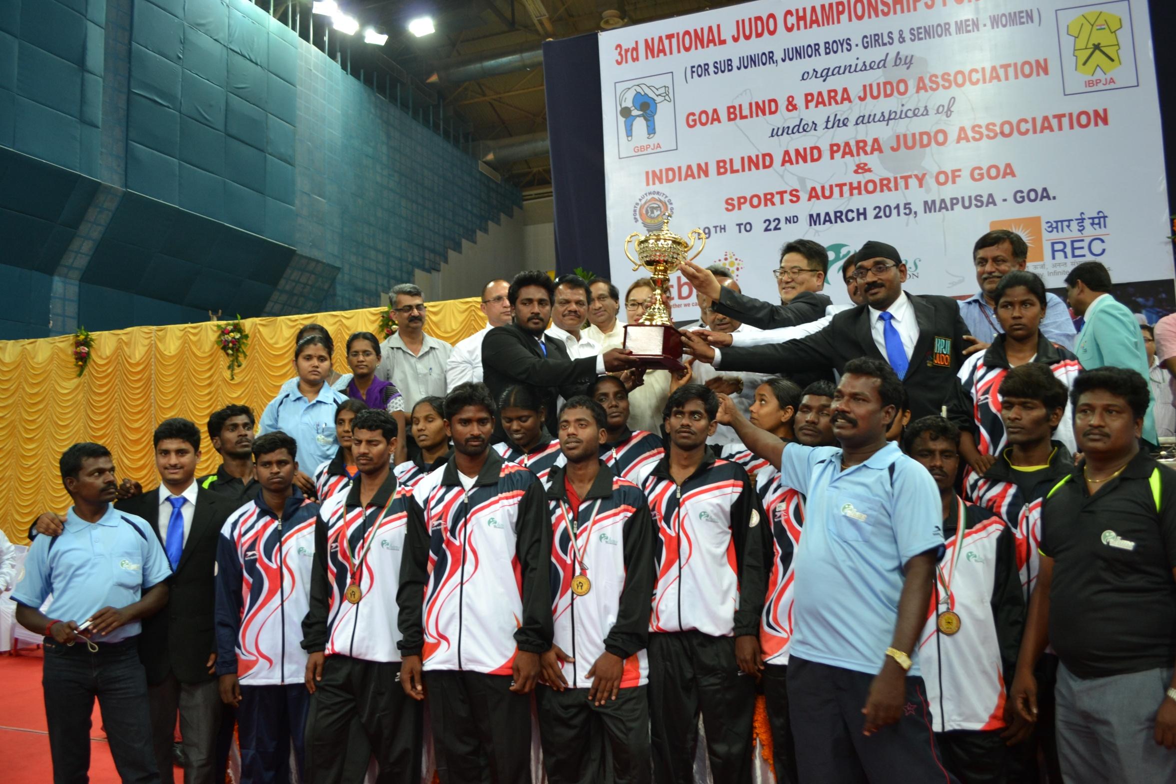 Tamilnadu blind and deaf senior judo team after winning overall  championship  receive runnersup trophy with sports minister, goa